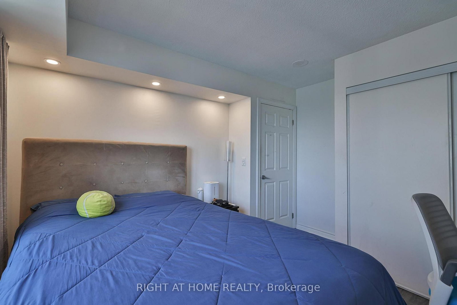 3 Michael Power Place • #2402 • Toronto, ON photo 22