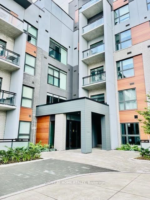 29 - 95 Dundas Street W