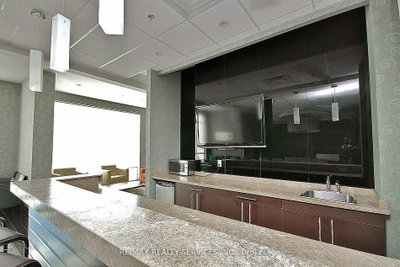 215 Queen Brampton,ON L6W 0A9 — Photo 9