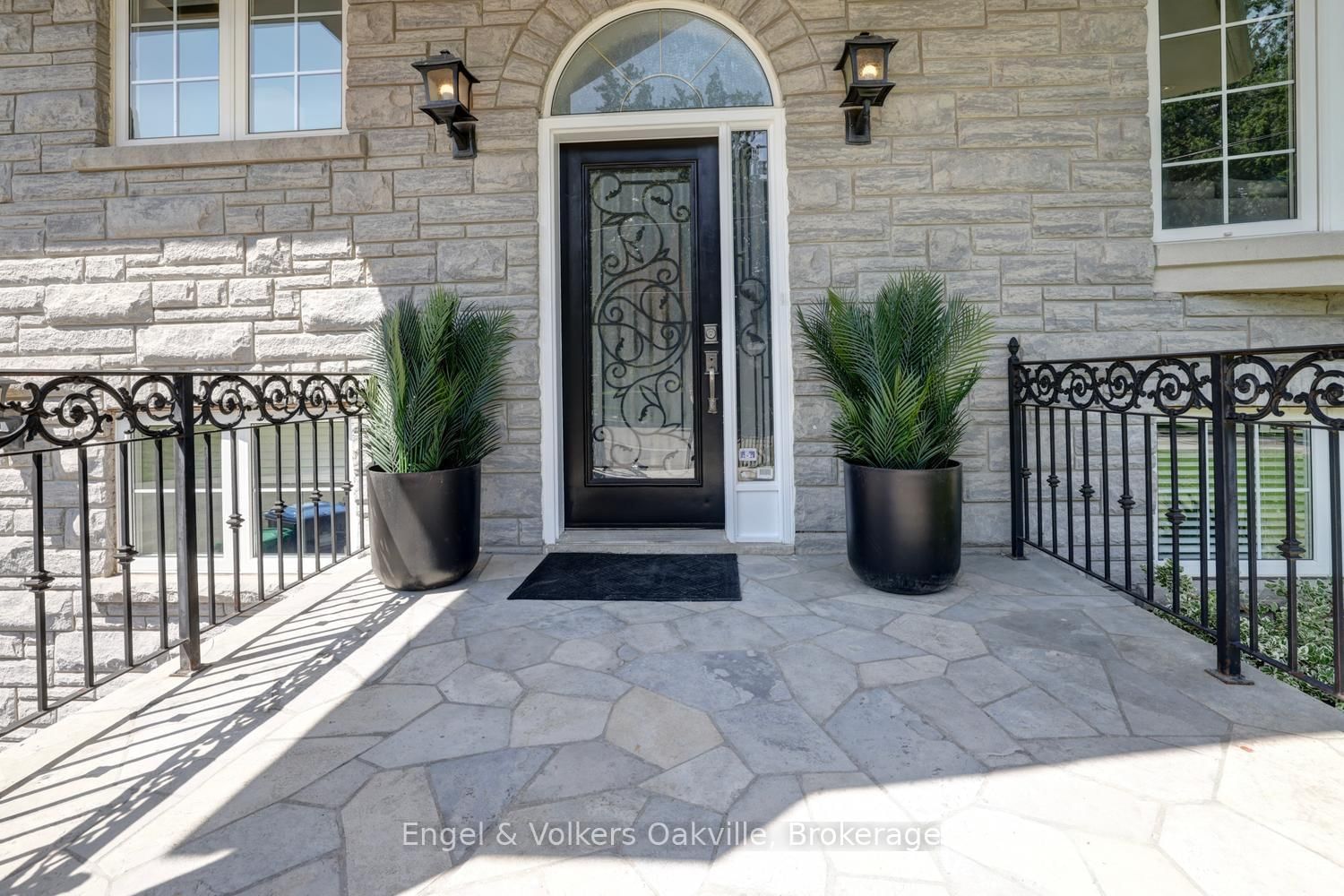 3281 Flanagan Crescent • Mississauga, ON photo 3