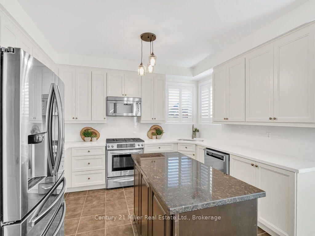 2380 Gladacres Lane • Oakville, ON photo 18