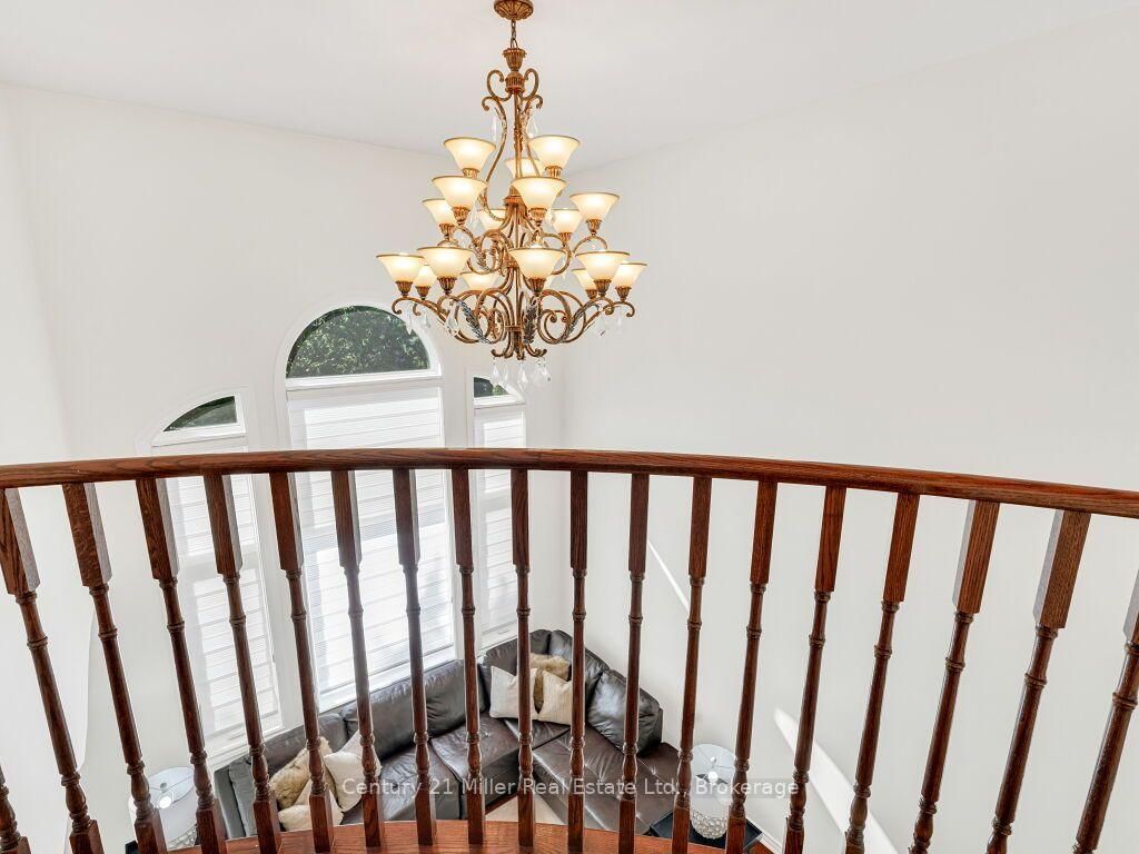 2380 Gladacres Lane • Oakville, ON photo 21