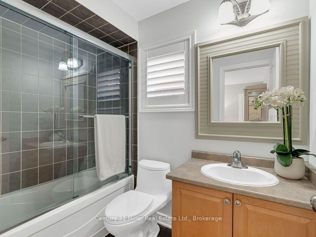 2380 Gladacres Lane • Oakville, ON photo 29