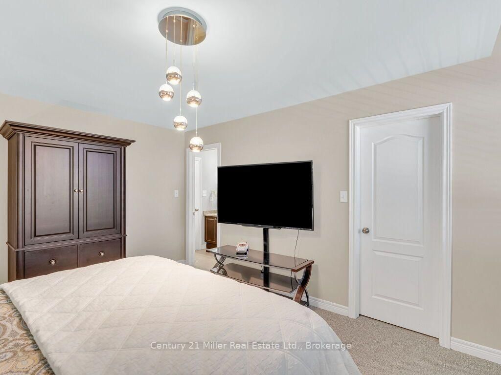 2380 Gladacres Lane • Oakville, ON photo 31
