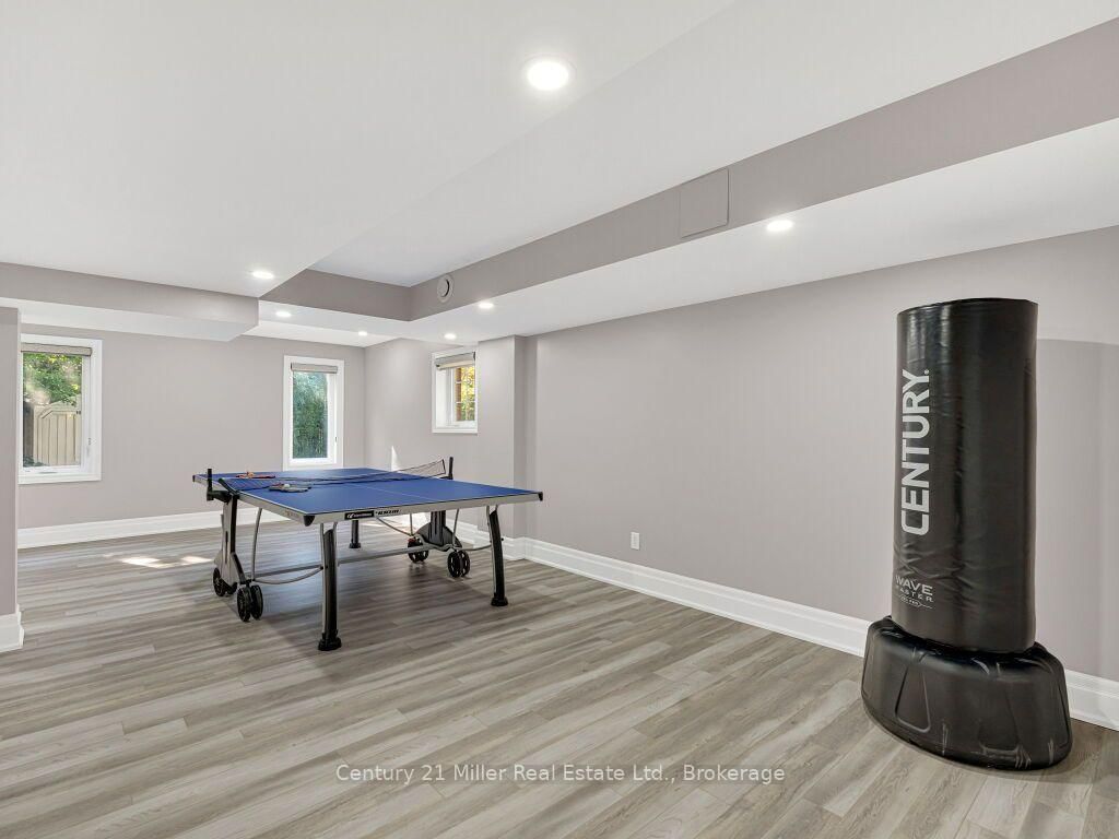 2380 Gladacres Lane • Oakville, ON photo 34