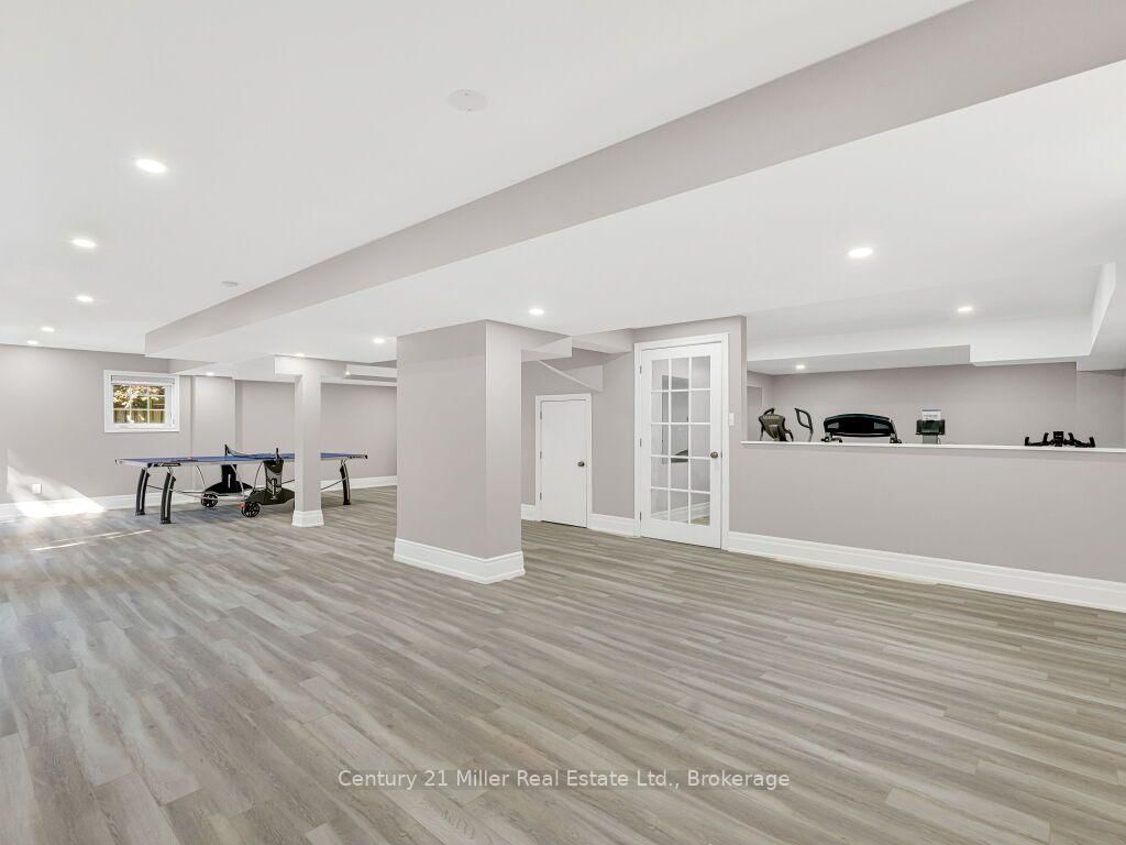 2380 Gladacres Lane • Oakville, ON photo 37