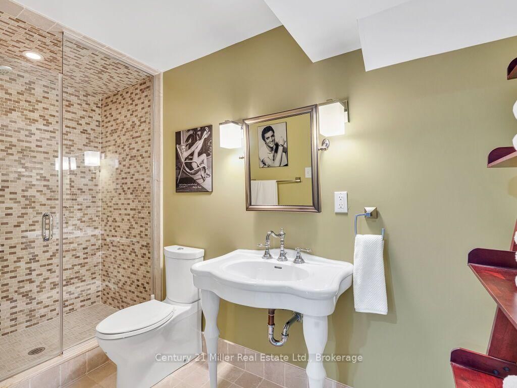 2380 Gladacres Lane • Oakville, ON photo 38