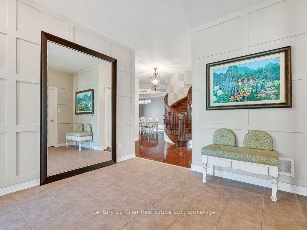 2380 Gladacres Lane • Oakville, ON photo 5