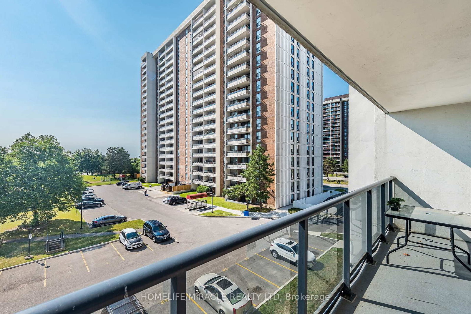 21 Knightsbridge Road • #407 • Brampton, ON photo 24