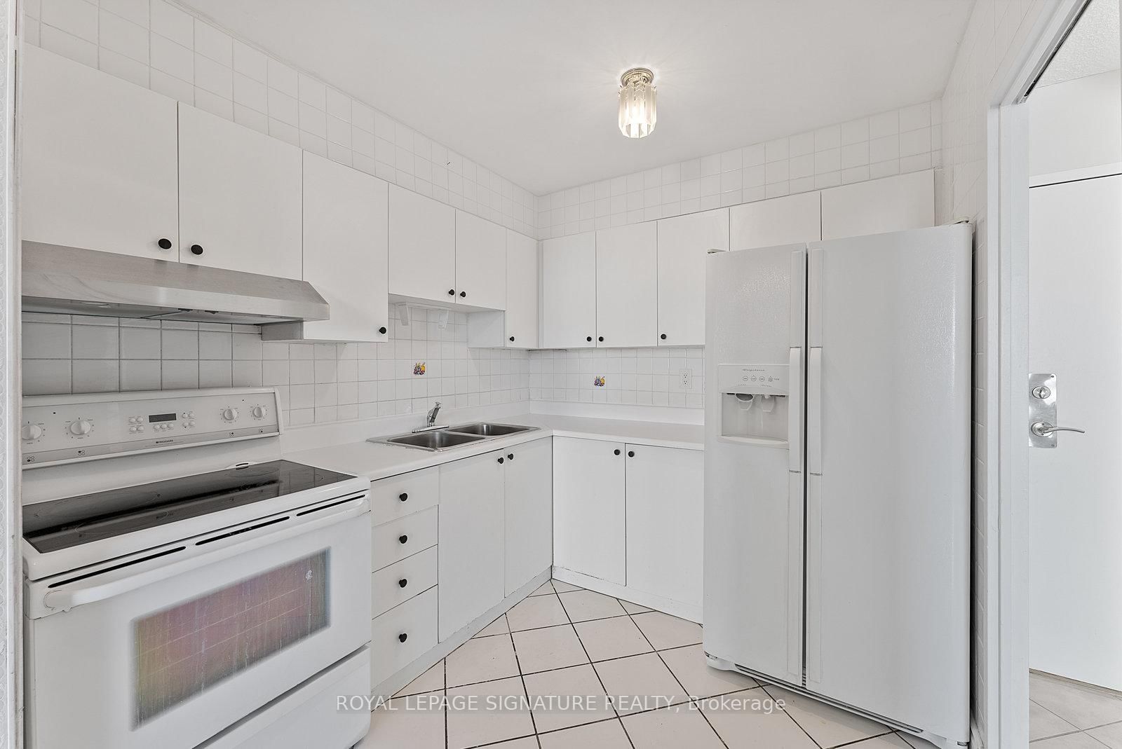 5 San Romanoway • #906 • Toronto, ON photo 11