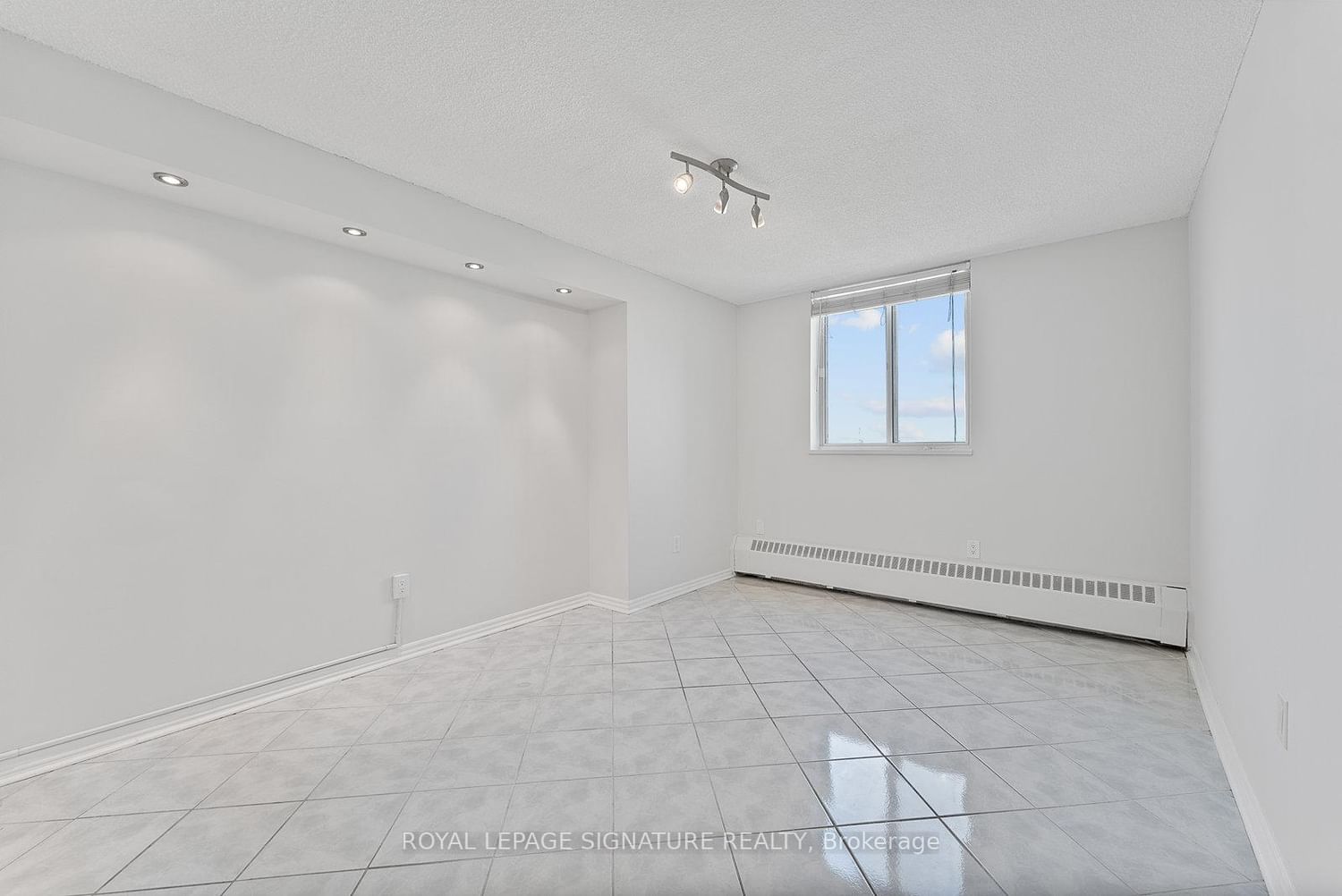 5 San Romanoway • #906 • Toronto, ON photo 15