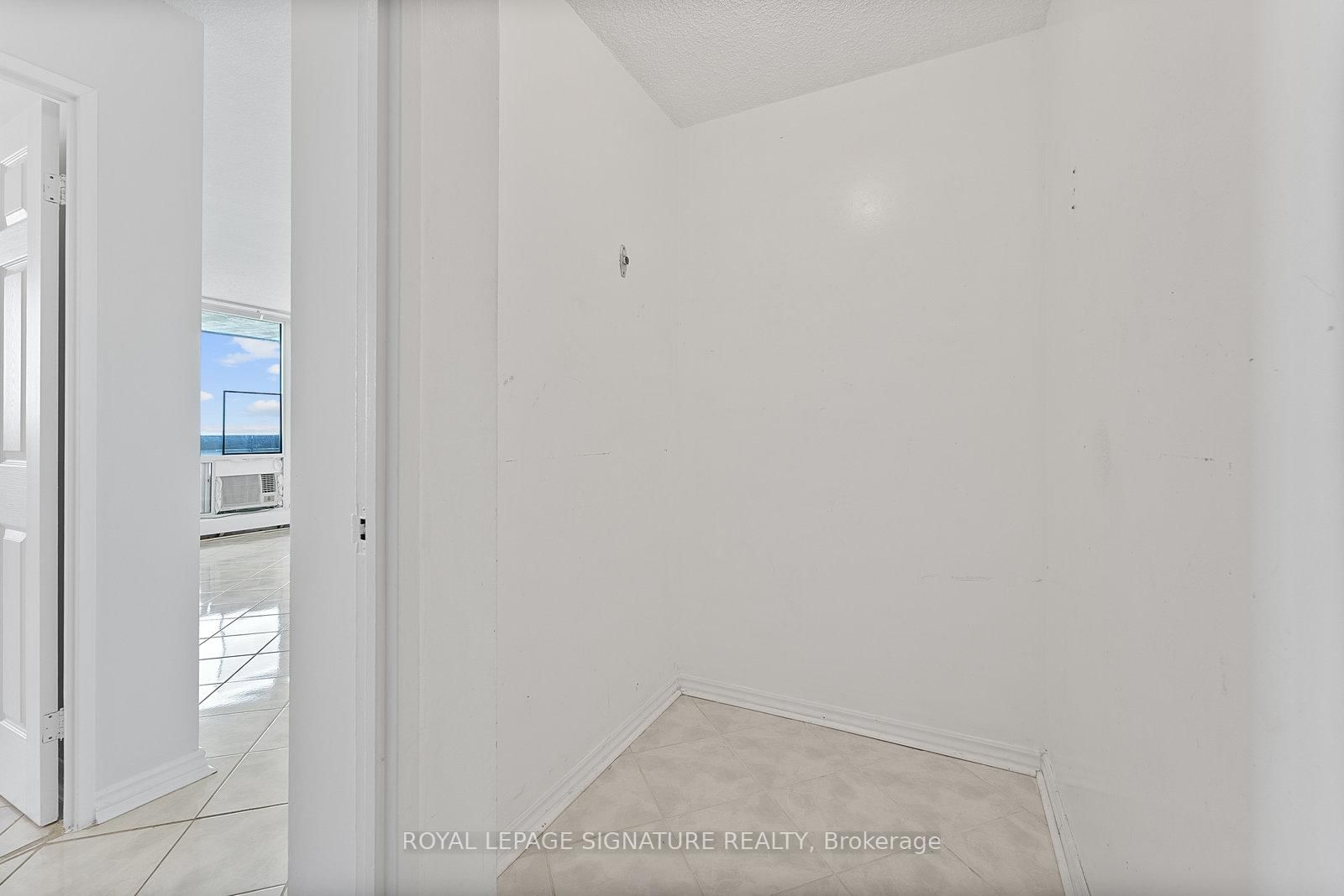 5 San Romanoway • #906 • Toronto, ON photo 19