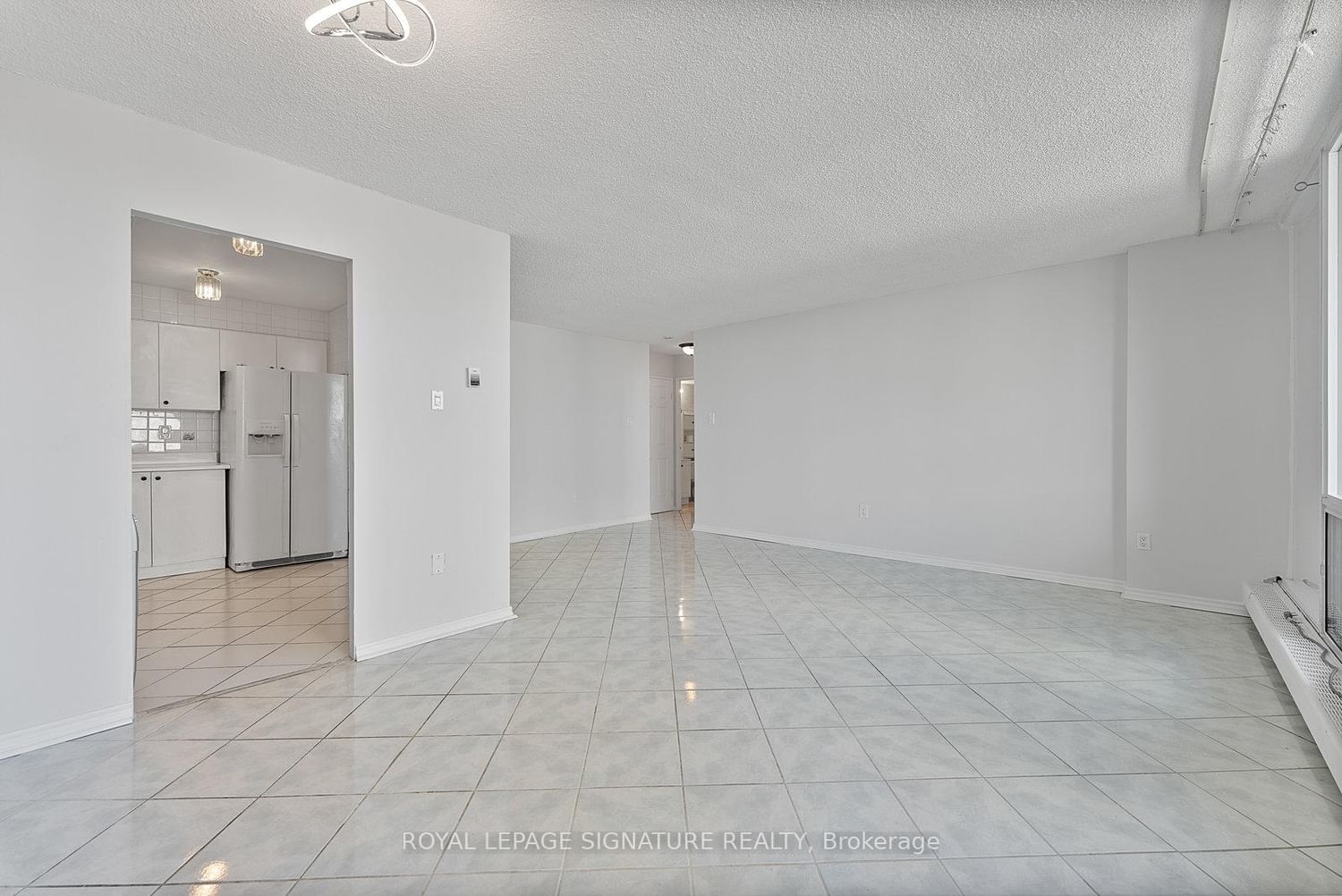 5 San Romanoway • #906 • Toronto, ON photo 8