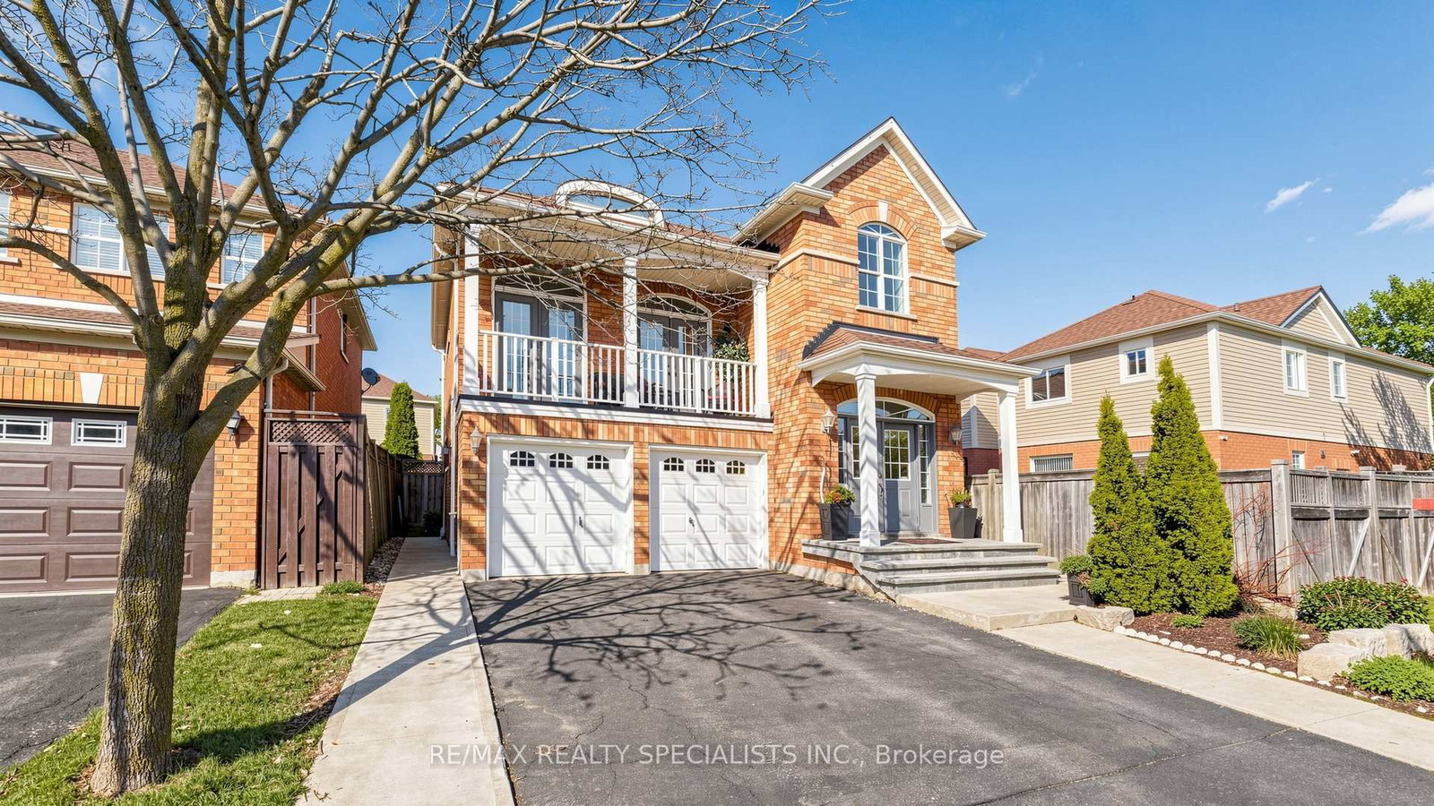 193 Queen Mary Drive • Brampton, ON photo 1