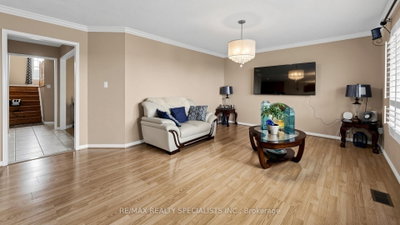 193 Queen Mary Drive • Brampton, ON photo 9