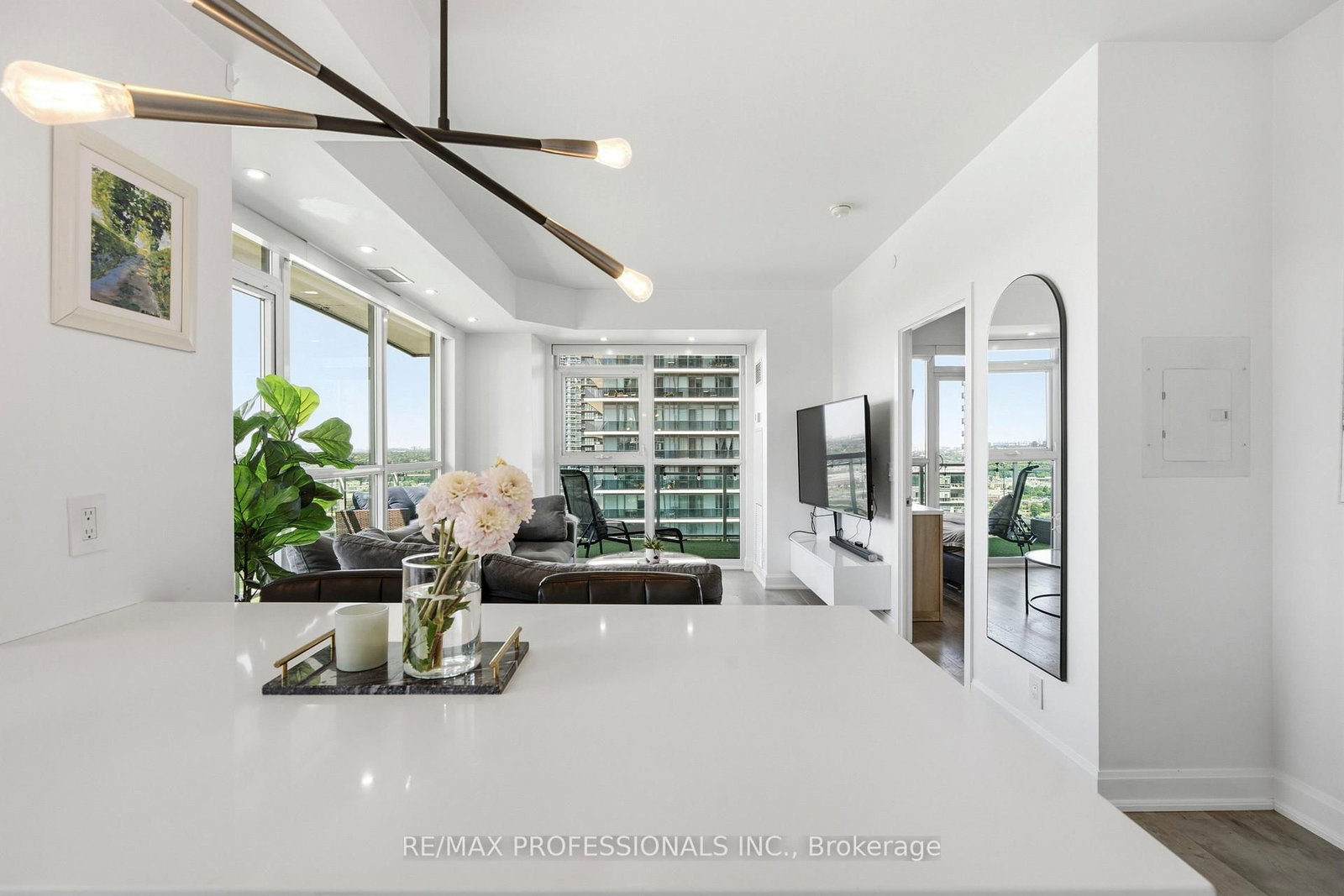 33 Shore Breeze Drive • #1904 • Toronto, ON photo 11