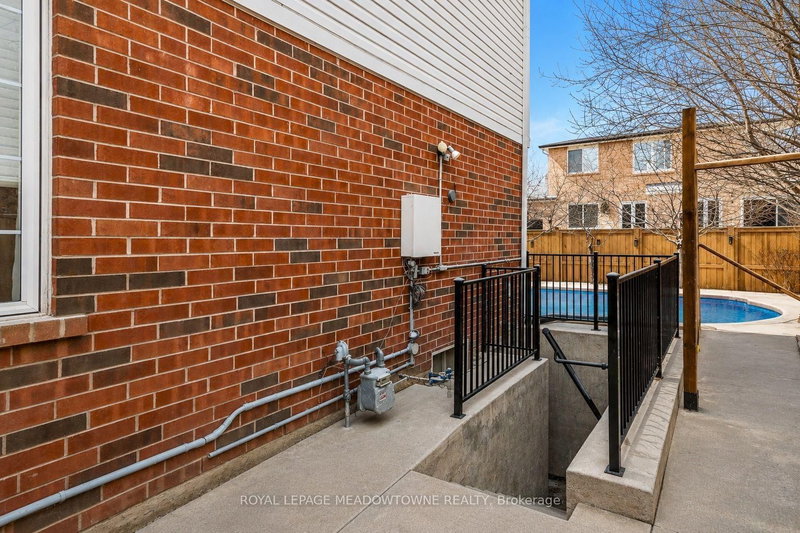 Bsmt - 1603 Hume Way