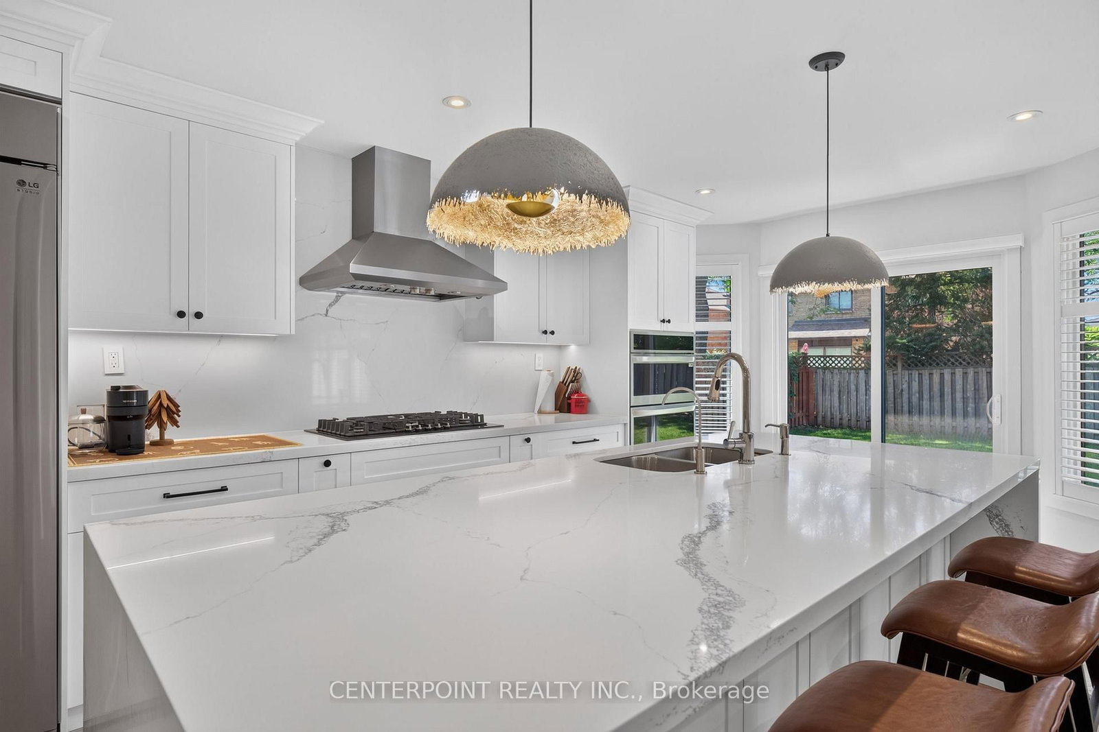 1073 Grandeur Crescent • Oakville, ON photo 10