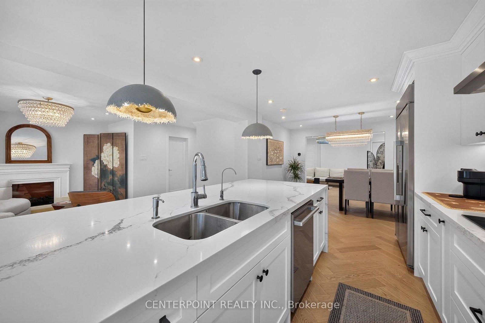 1073 Grandeur Crescent • Oakville, ON photo 11