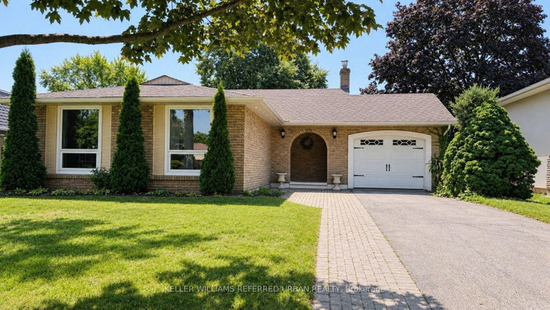 2255 Urwin Crescent
