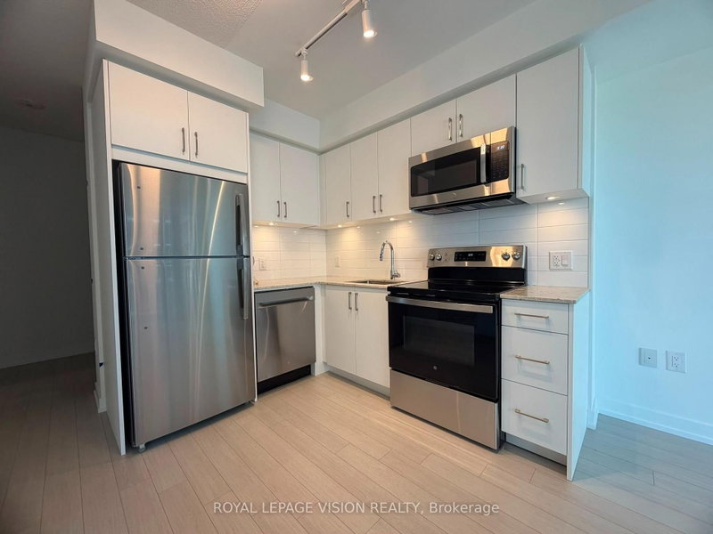 1112 - 4010 Eglinton Avenue W