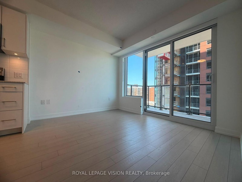 1112 - 4010 Eglinton Avenue W