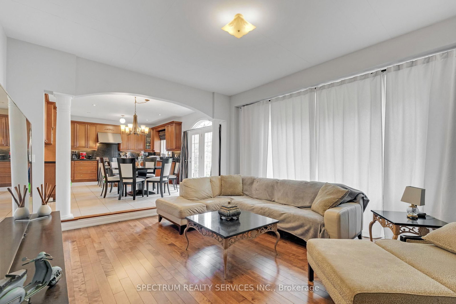 24 Aristocrat Brampton,ON L6P 1X7 — Photo 10