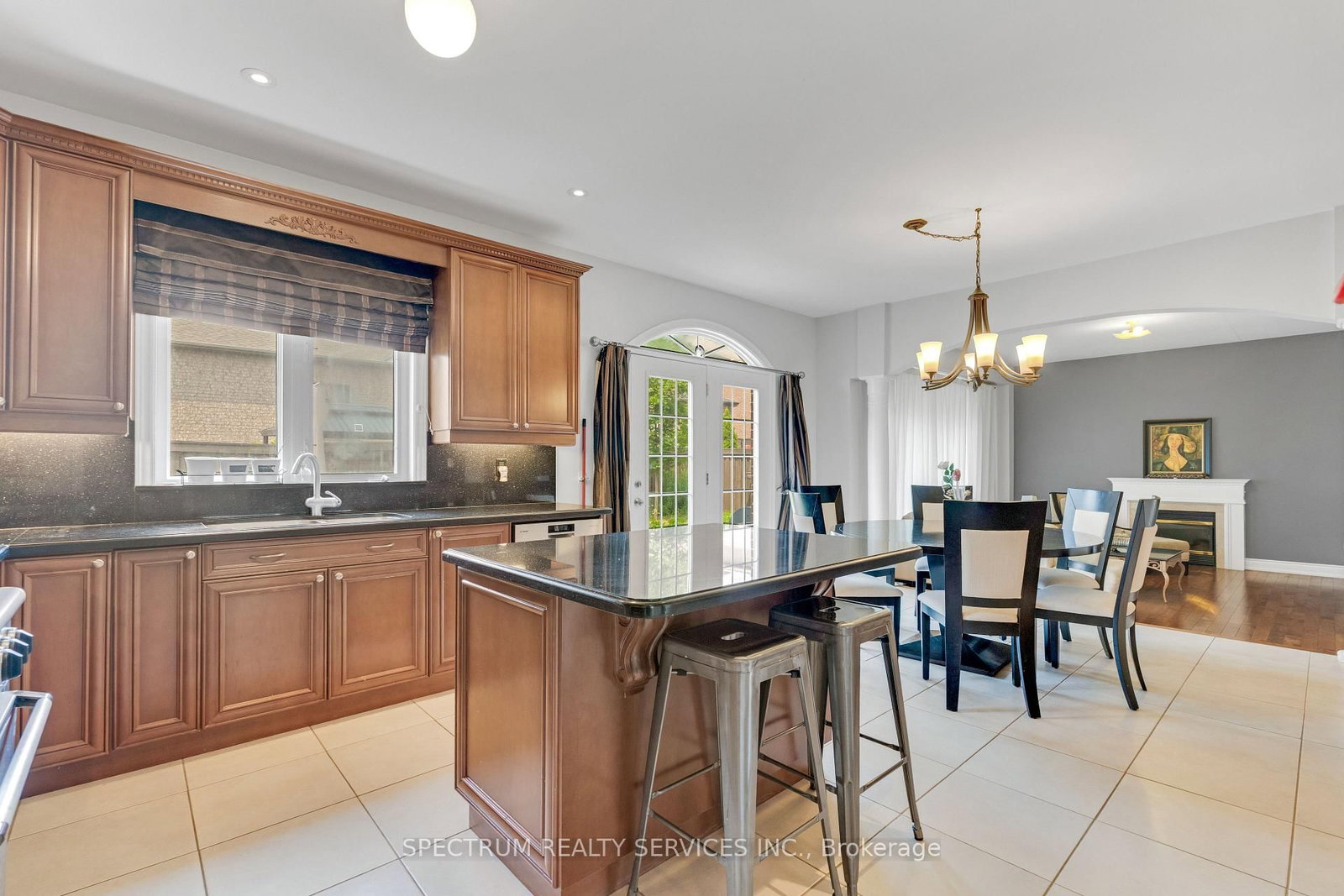 24 Aristocrat Brampton,ON L6P 1X7 — Photo 14