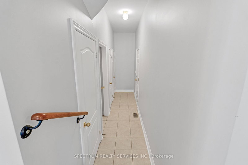 24 Aristocrat Brampton,ON L6P 1X7 — Photo 17