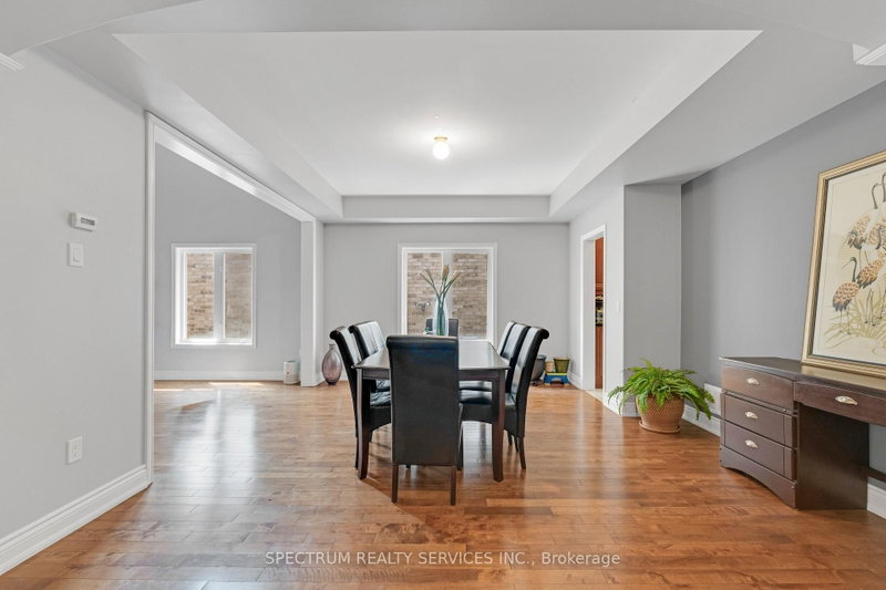 24 Aristocrat Brampton,ON L6P 1X7 — Photo 8