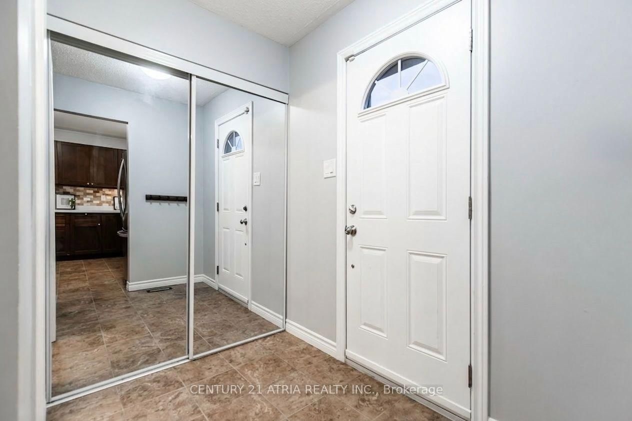 2825 Gananoque Drive • #41 • Mississauga, ON photo 4