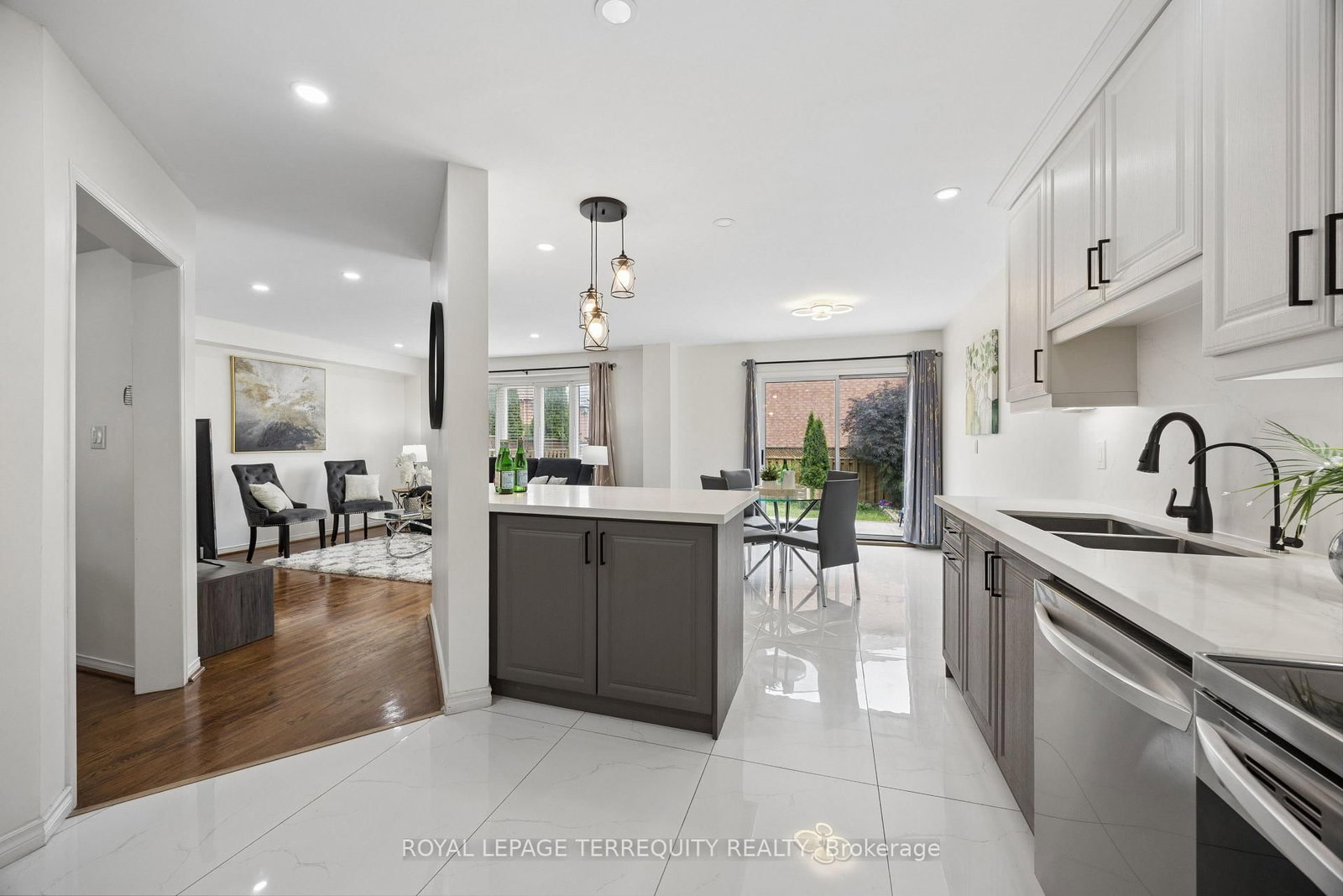 7339 Black Walnut Trail • Mississauga, ON photo 14
