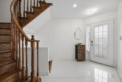 7339 Black Walnut Trail • Mississauga, ON photo 3