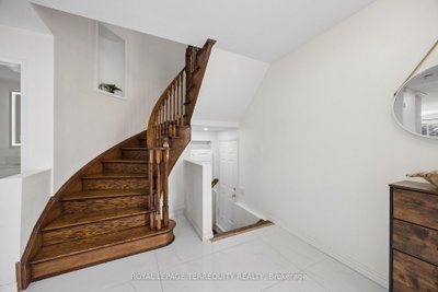 7339 Black Walnut Trail • Mississauga, ON photo 5