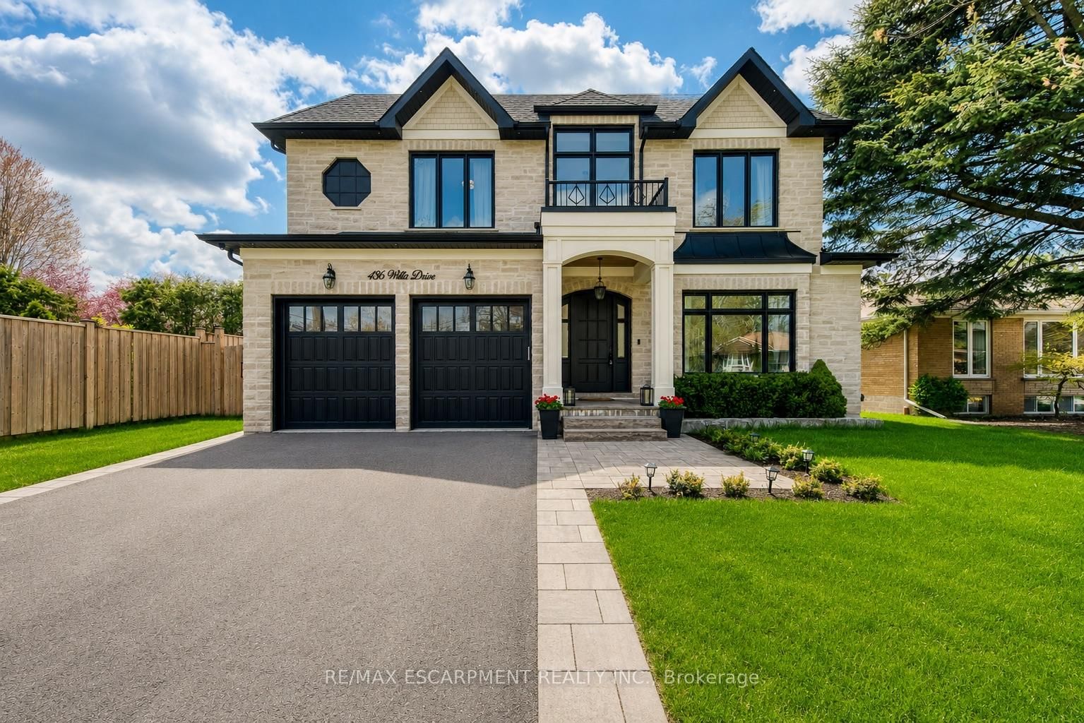 436 WILLIS Drive • Oakville, ON photo 1
