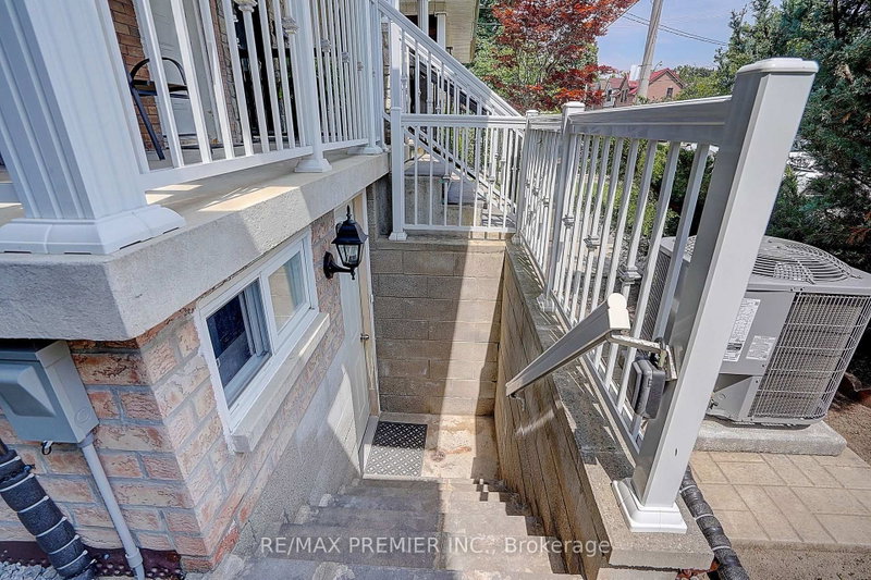 72 Symington Toronto,ON M6P 3W1 — Photo 8