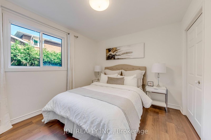 323 Warminster Oakville,ON L6L 4N1 — Photo 38
