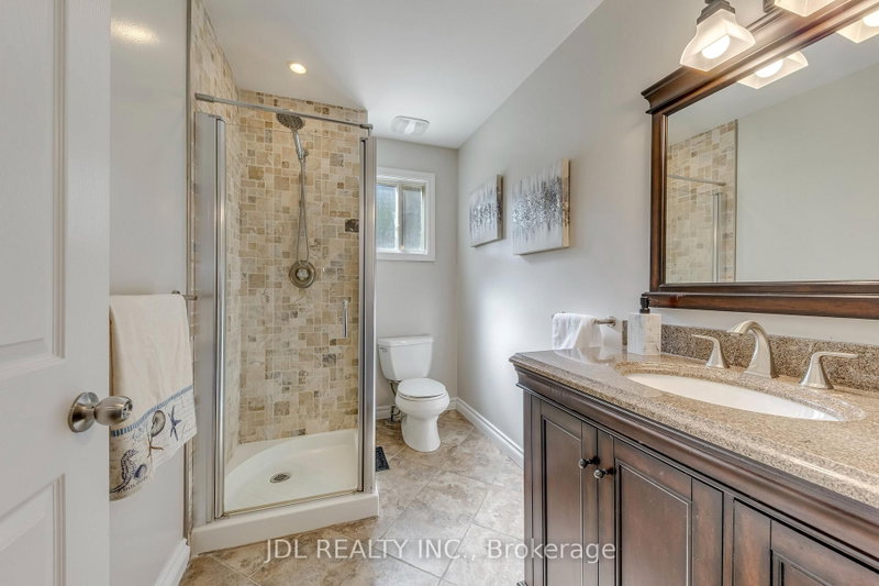 323 Warminster Oakville,ON L6L 4N1 — Photo 39