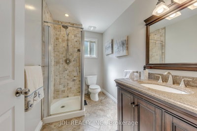 323 Warminster Oakville,ON L6L 4N1 — Photo 39
