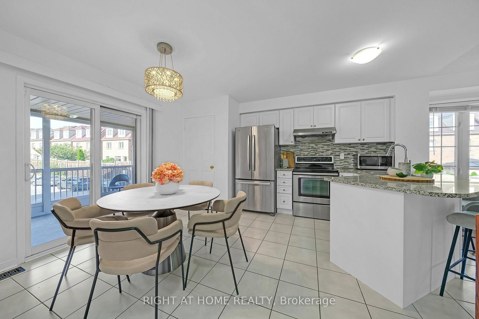 83 Odoardo Di Santo Circle • Toronto, ON photo 9