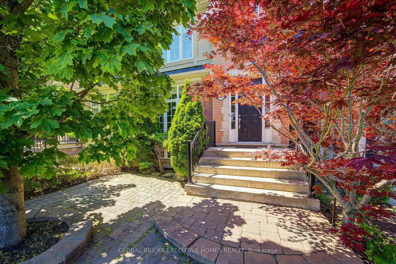 3885 Eglinton Avenue • Mississauga, ON photo 2