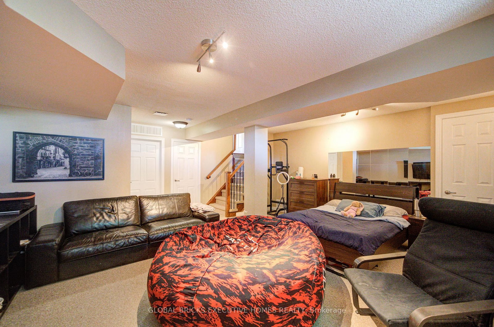 3885 Eglinton Avenue • Mississauga, ON photo 29