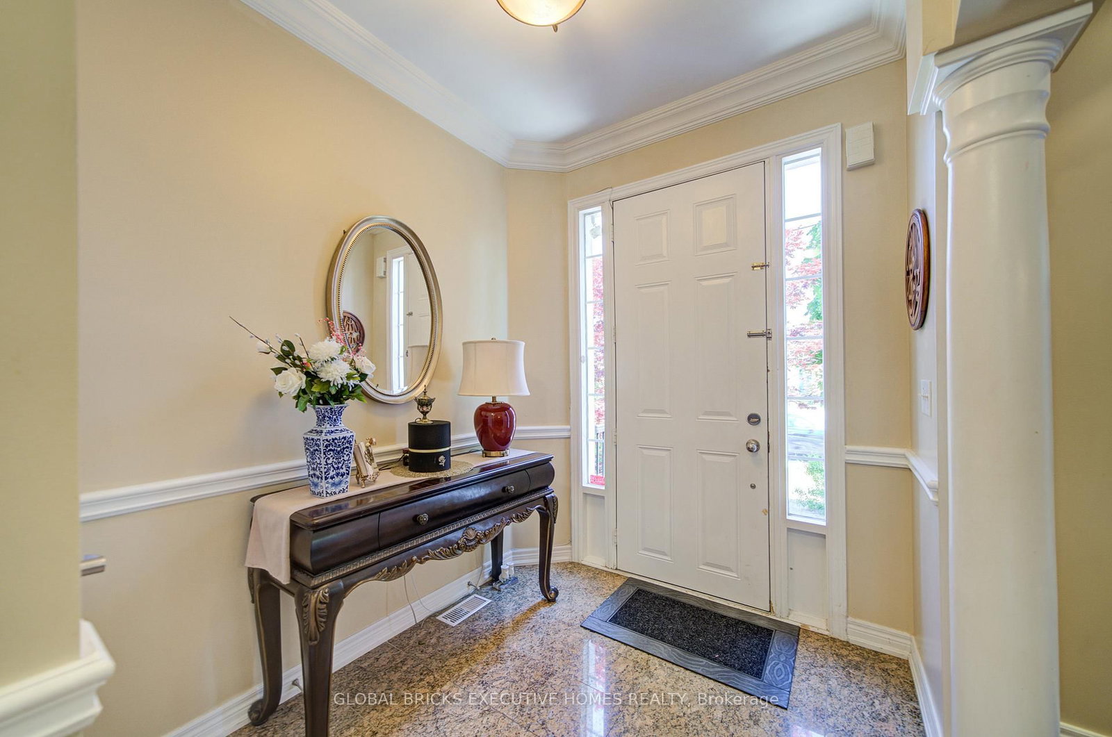 3885 Eglinton Avenue • Mississauga, ON photo 4