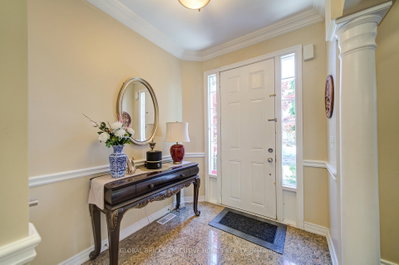 3885 Eglinton Avenue • Mississauga, ON photo 4