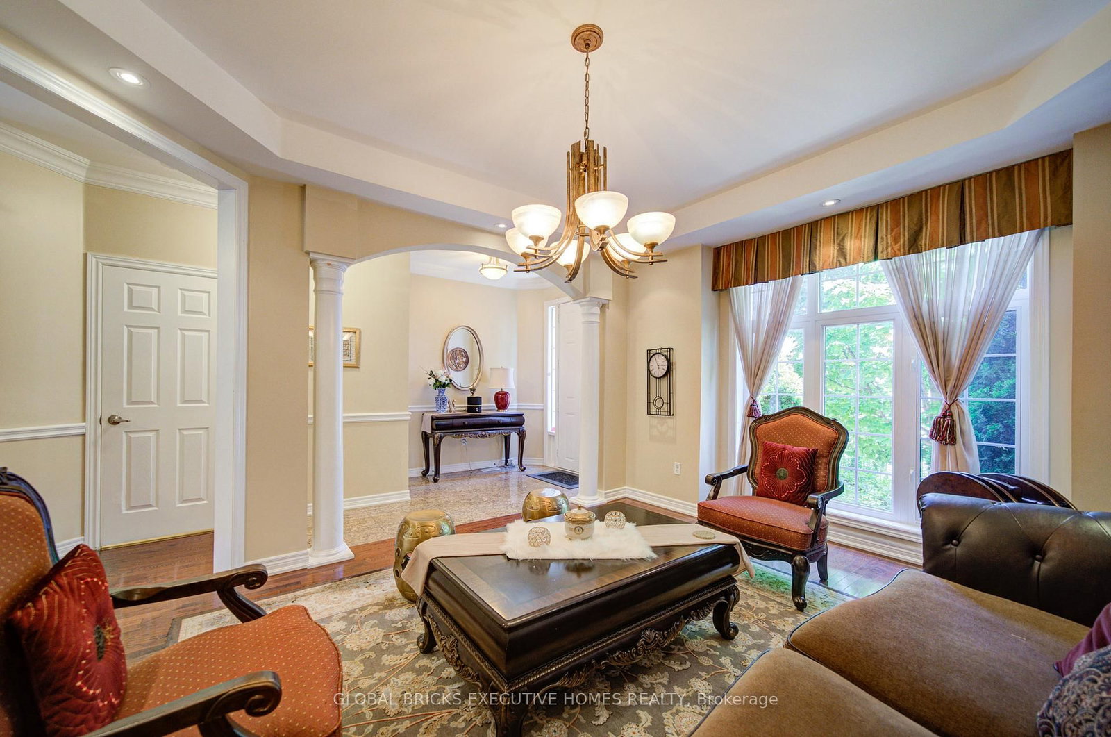 3885 Eglinton Avenue • Mississauga, ON photo 6