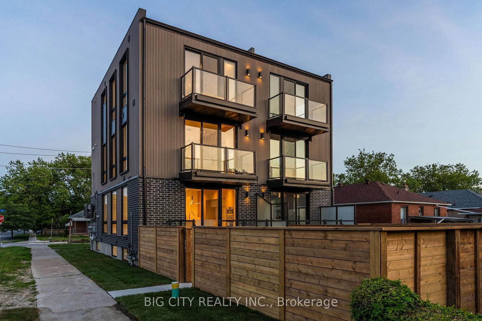 276 Lanor Avenue • #3 • Toronto, ON photo 39