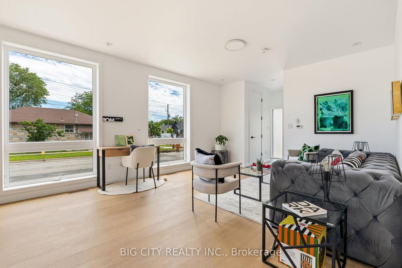 Listing Image 9