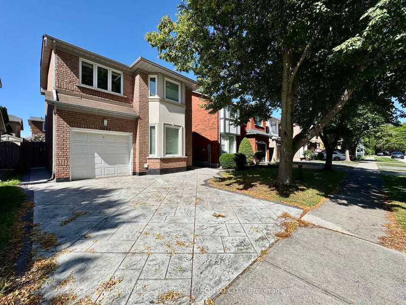 2052 Oak Bliss Crescent