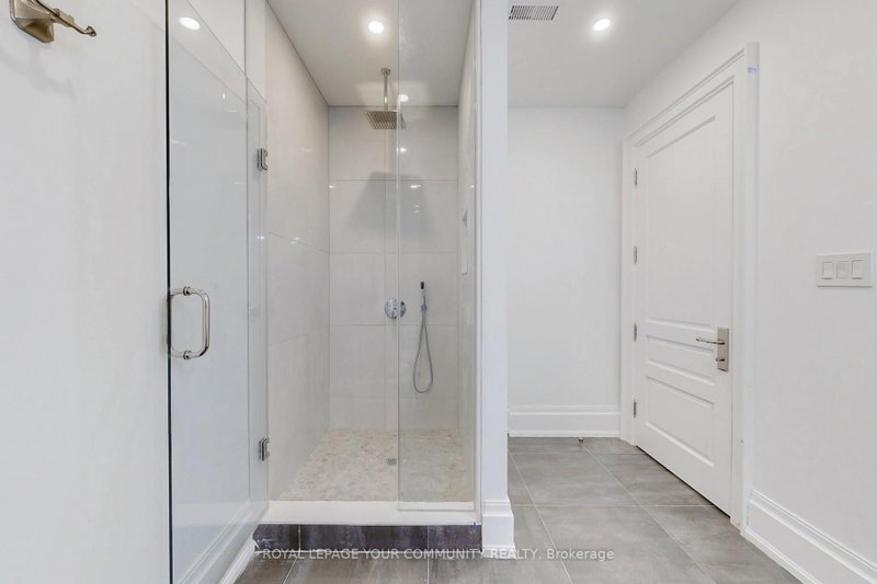 1427 Lakeshore Oakville,ON L6L 1G4 — Photo 36