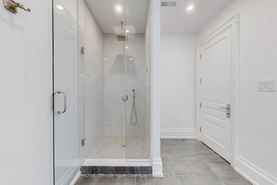 1427 Lakeshore Oakville,ON L6L 1G4 — Photo 36